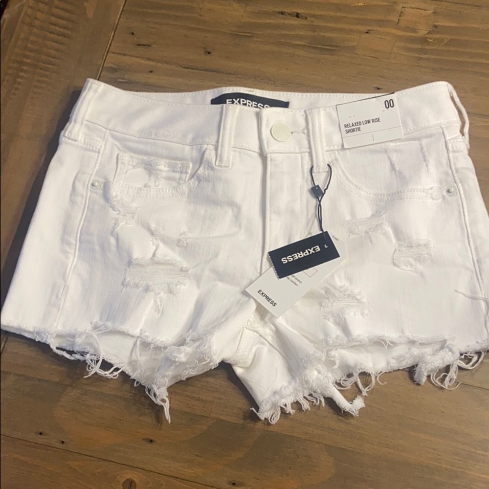 Express 00 white denim cutoffs!